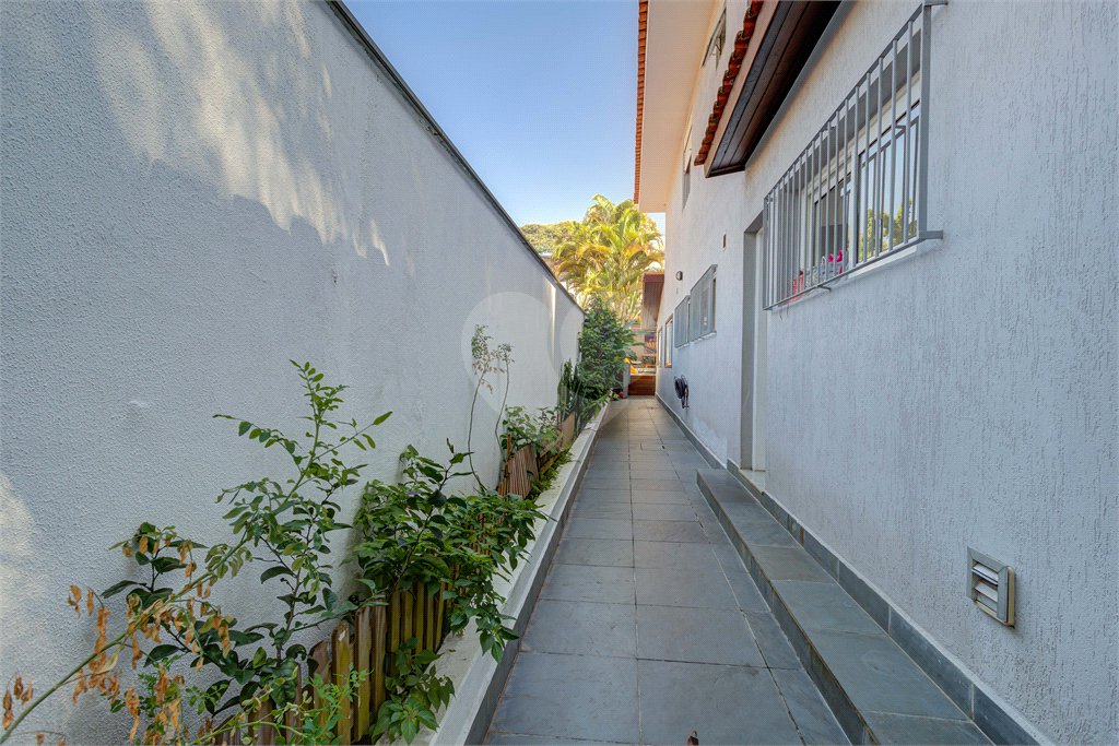 Casa de Vila à venda com 4 quartos, sendo 2 suítes,  em Jardim Marajoara, São Paulo, SP