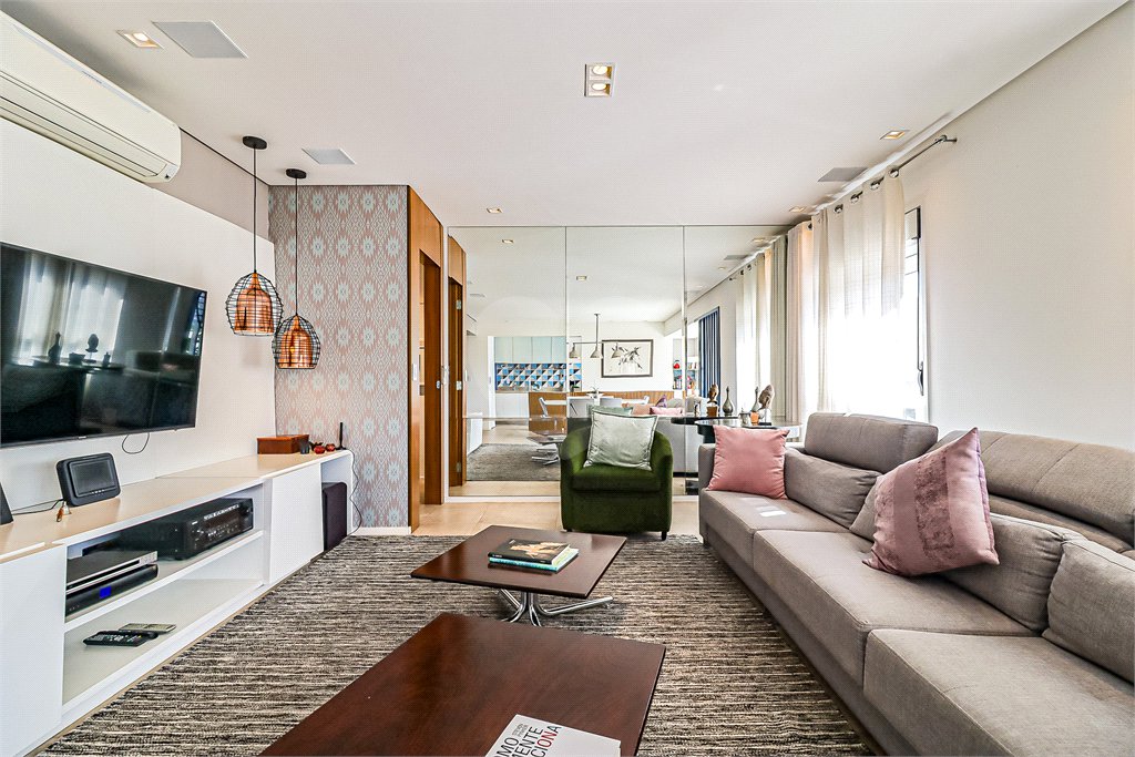 Apartamento à venda com 3 suítes em Vila Mariana, São Paulo, SP