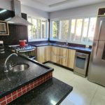 Casa à venda ou para alugar com 5 suítes no condomínio Residencial Jardim Primavera, Louveira - SP