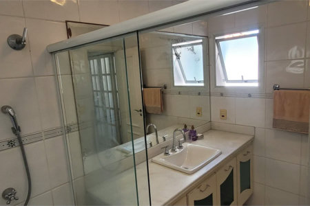 Sobrado à venda com 4 quartos, sendo 3 suítes, em Brooklin Paulista, São Paulo, SP