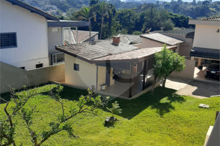 Casa à venda com 3 quartos, sendo 1 suíte, no Centro, Vinhedo, SP