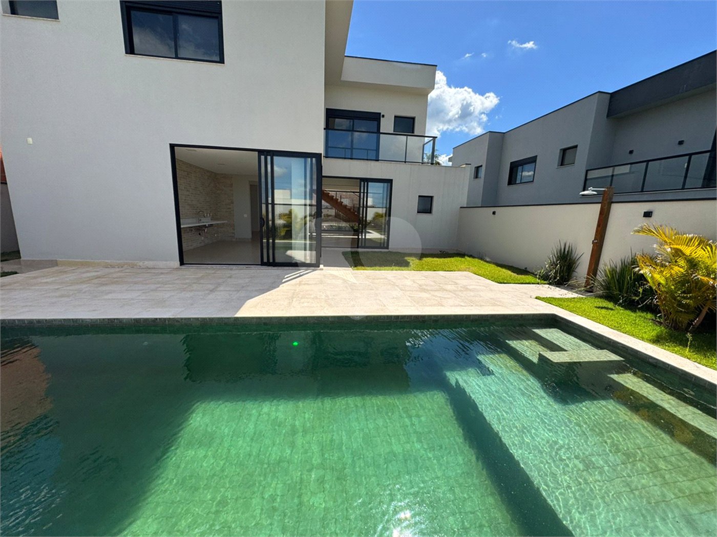 Casa à venda com 4 suítes no condomínio Villas do Golf, Itu - SP