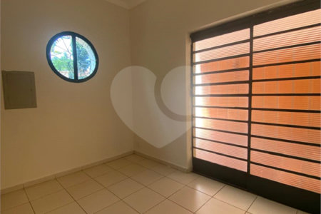 Casa à venda com 3 quartos em Jardim do Carmo, Araraquara, SP
