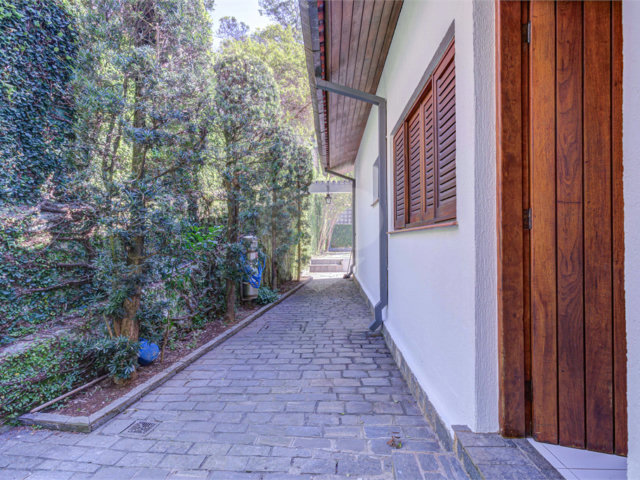 Casa Térrea à venda com 4 quartos, sendo 1 suíte,  em Jardim Marajoara, São Paulo, SP