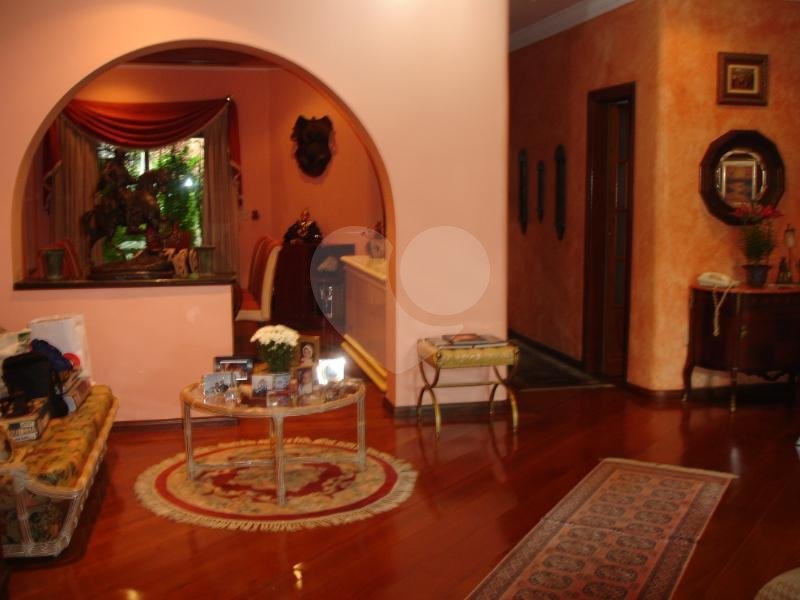 Casa à venda com 4 quartos, sendo 2 suítes, em Aclimação, São Paulo, SP