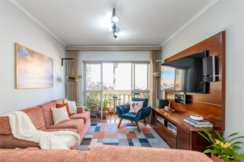 Apartamento à venda com 3 quartos, sendo 1 suíte, em Campo Belo, São Paulo, SP