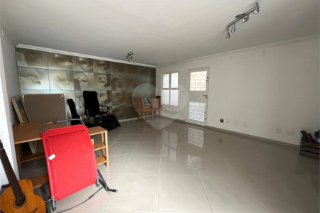 Sobrado à venda com 4 quartos, sendo 1 suíte,  em Vila Cordeiro, São Paulo, SP