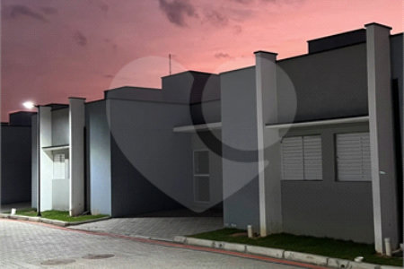 Casa à venda com 2 suítes no condomínio Villággio Álvaro Scalet, Salto - SP