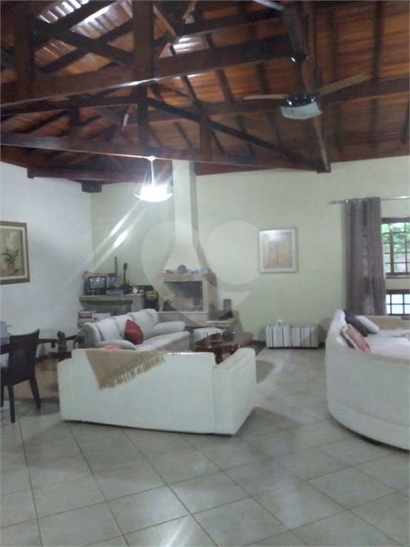 Chácara à venda com 6 quartos, sendo 3 suítes, em Sítios de Recreio Jardins de Itaici, Indaiatuba, SP