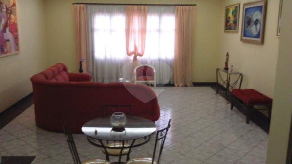 Sobrado à venda com 4 quartos, sendo 3 suítes, em Vila Maria Alta, São Paulo, SP