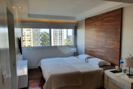 Apartamento à venda com 3 quartos, sendo 2 suítes, em Alto da Boa Vista, São Paulo, SP