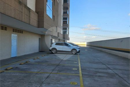Apartamento à venda com 3 quartos, sendo 1 suíte, no Centro, Poá, SP