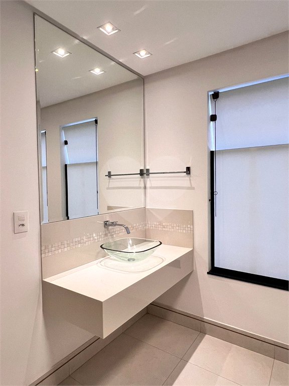 Sobrado à venda com 5 quartos, sendo 2 suítes, em Vila Inah, São Paulo, SP