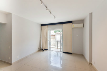 Apartamento à venda com 2 quartos, sendo 1 suíte,  em Tijuca, Rio de Janeiro, RJ