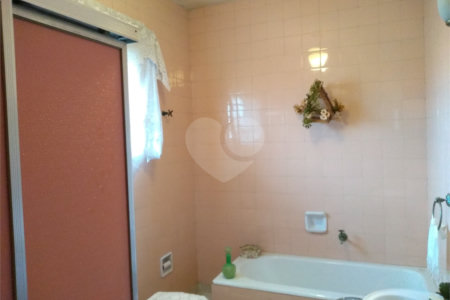 Casa à venda com 4 quartos, sendo 1 suíte, em Campo Belo, São Paulo, SP