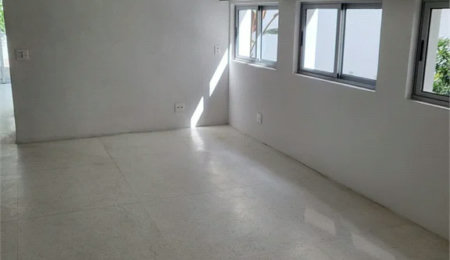 Sobrado à venda ou para alugar com 3 quartos, sendo 1 suíte,  em Água Branca, São Paulo, SP