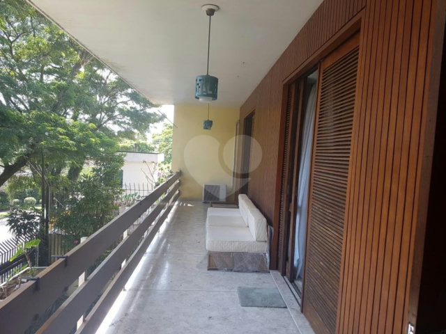 Casa à venda com 7 quartos, sendo 2 suítes,  em Brooklin Paulista, São Paulo, SP