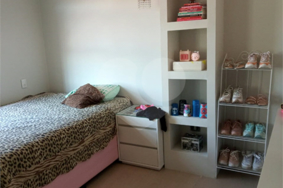 Sobrado à venda com 3 quartos, sendo 1 suíte,  em Tremembé, São Paulo, SP