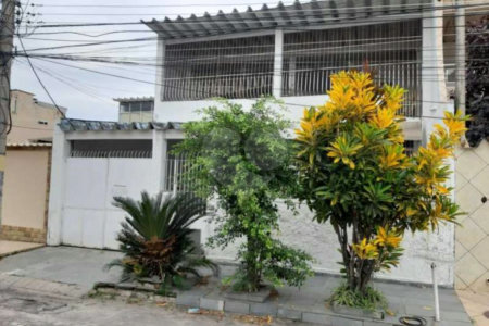 Casa à venda com 2 suítes no condomínio Parque Dourado, Rio de Janeiro - RJ