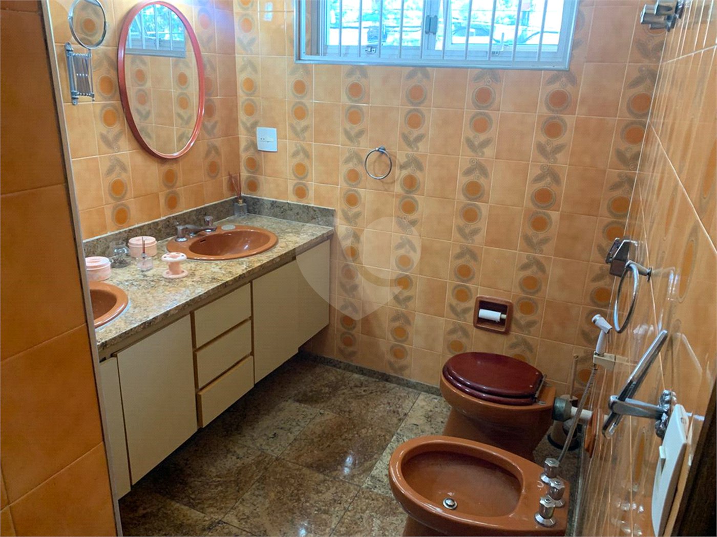 Casa à venda com 4 quartos, sendo 2 suítes, em Vila São Francisco, São Paulo, SP
