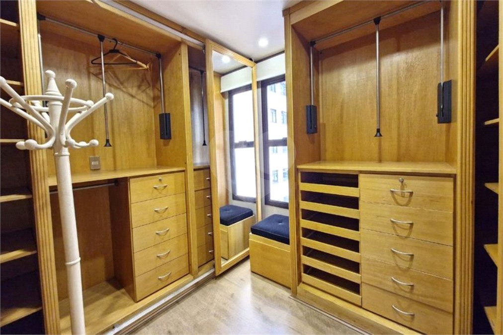 Apartamento à venda com 4 quartos, sendo 3 suítes, em Brooklin, São Paulo, SP