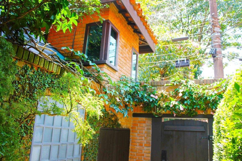 Casa à venda com 4 suítes em Alto da Boa Vista, São Paulo, SP