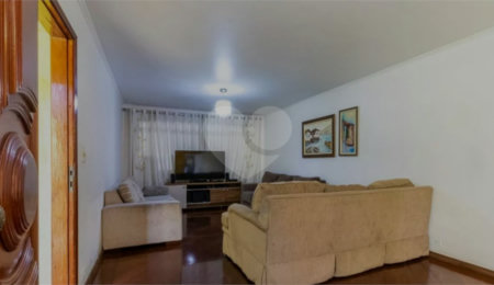 Sobrado à venda com 3 quartos, sendo 1 suíte,  em Campo Grande, São Paulo, SP