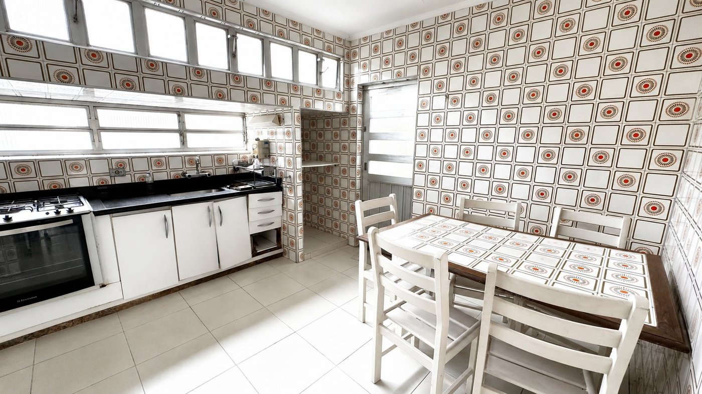 Casa dos Sonhos no Canal 6 – Piscina, Privacidade e 450m² de Terreno