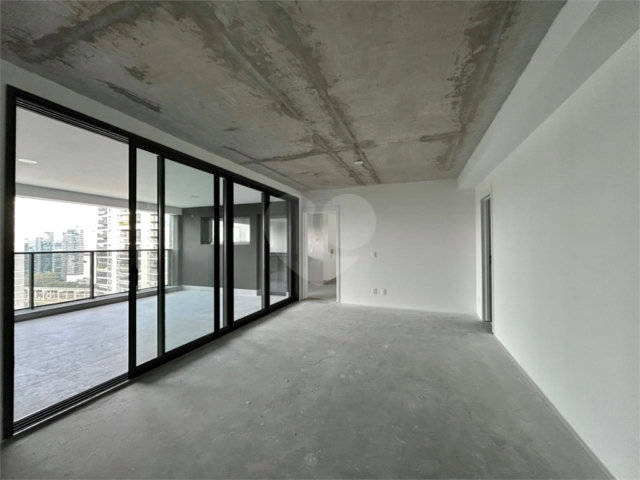 Apartamento à venda com 3 suítes em Panamby, São Paulo, SP