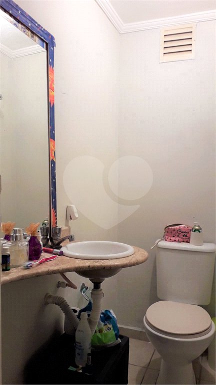 Casa à venda com 3 quartos, sendo 1 suíte,  no condomínio Jardim das Palmas, São Paulo - SP