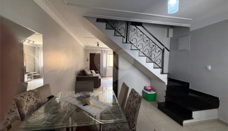 Casa à venda com 3 quartos, sendo 1 suíte, no condomínio Felipe, São Paulo - SP