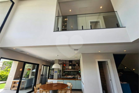 Casa à venda com 4 suítes no condomínio Residencial Itahyê, Santana de Parnaíba - SP