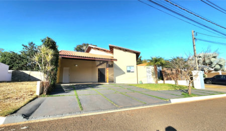 Casa à venda com 3 quartos, sendo 1 suíte,  no condomínio Bouganville, Araraquara - SP