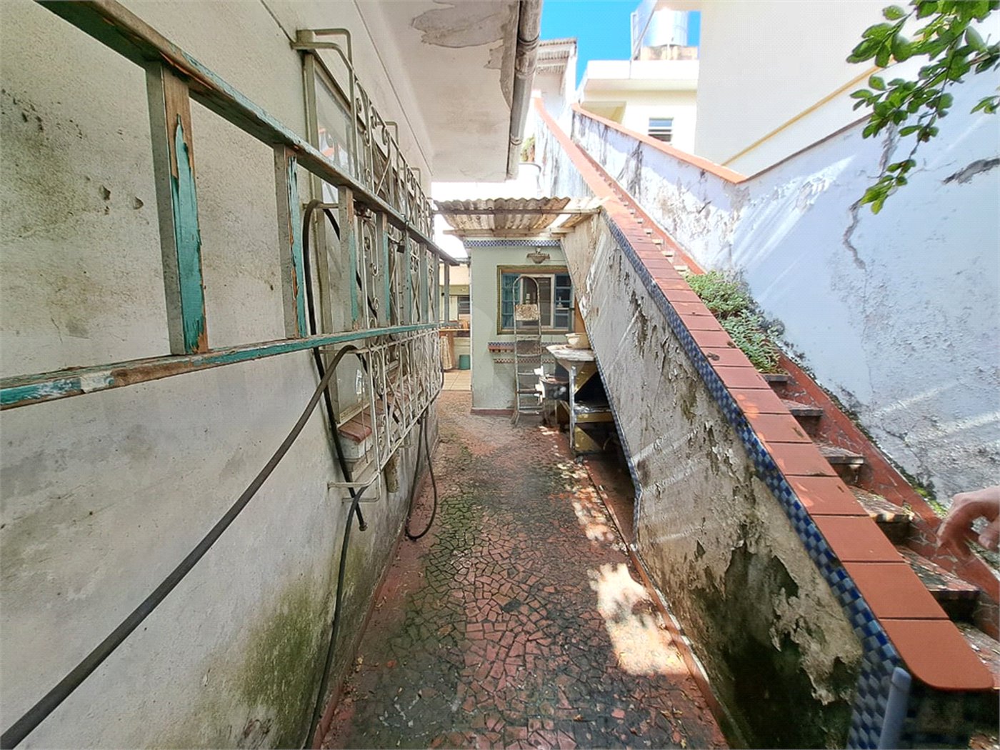 Casa à venda com 3 quartos, sendo 1 suíte, em Vila Constança, São Paulo, SP