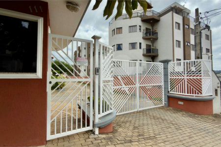 Casa à venda com 2 quartos no condomínio Portal dos Gamez, Atibaia - SP