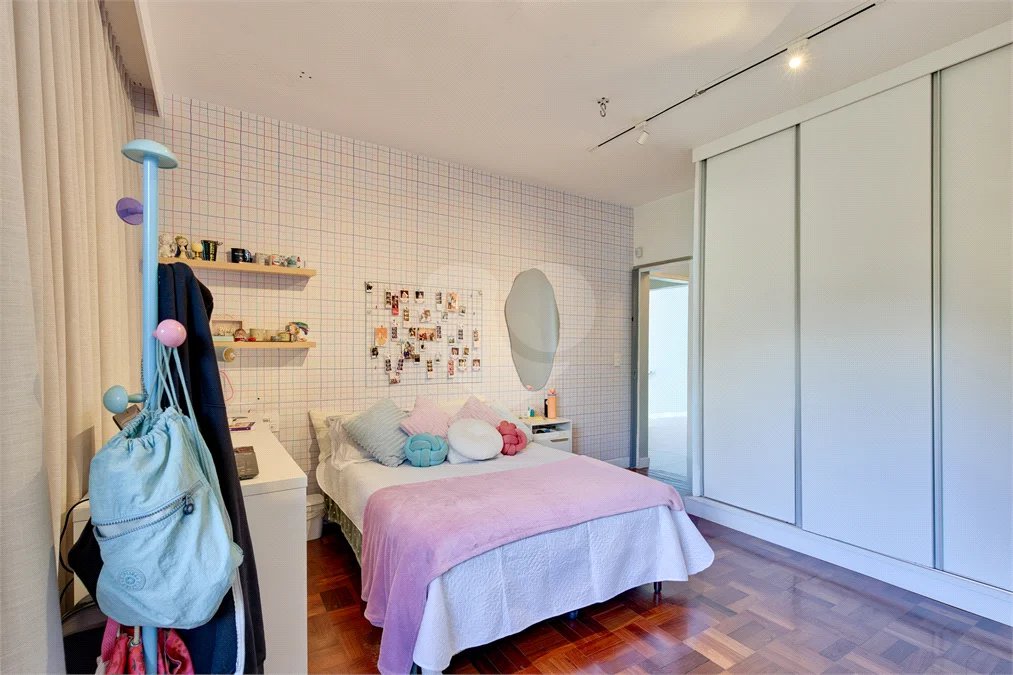 Casa à venda com 4 suítes em Granja Julieta, São Paulo, SP