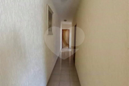 Casa terrea com 6 quartos, 2 vagas na Vila Brasilina