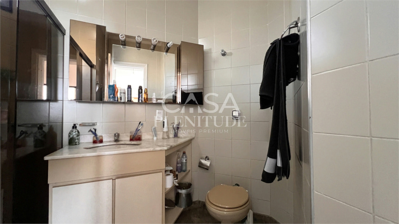 Apartamento à venda com 4 quartos, sendo 1 suíte,  em Vila Mariana, São Paulo, SP