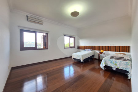 Casa à venda com 3 suítes no condomínio Chácaras do Lago, Vinhedo - SP