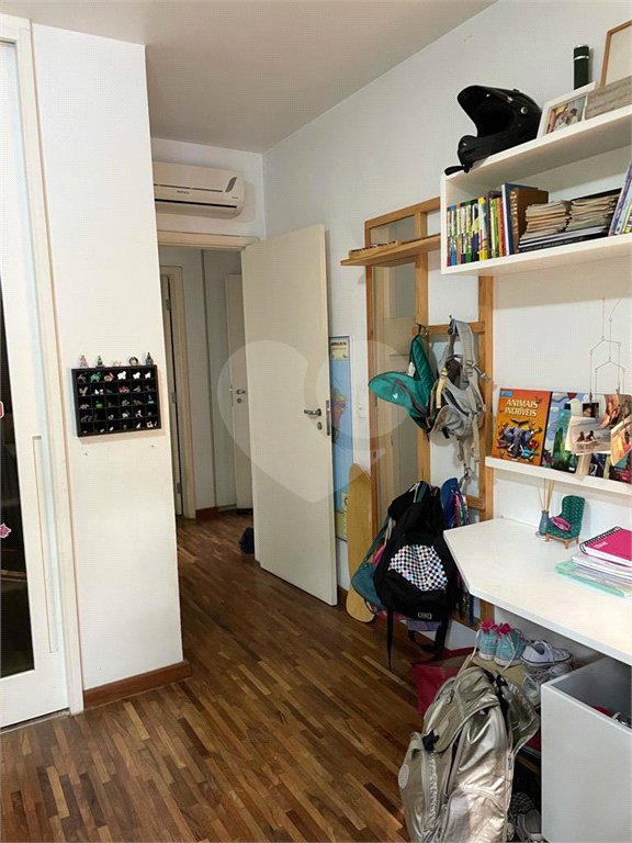 Casa à venda com 4 quartos, sendo 1 suíte, em Vila Morumbi, São Paulo, SP