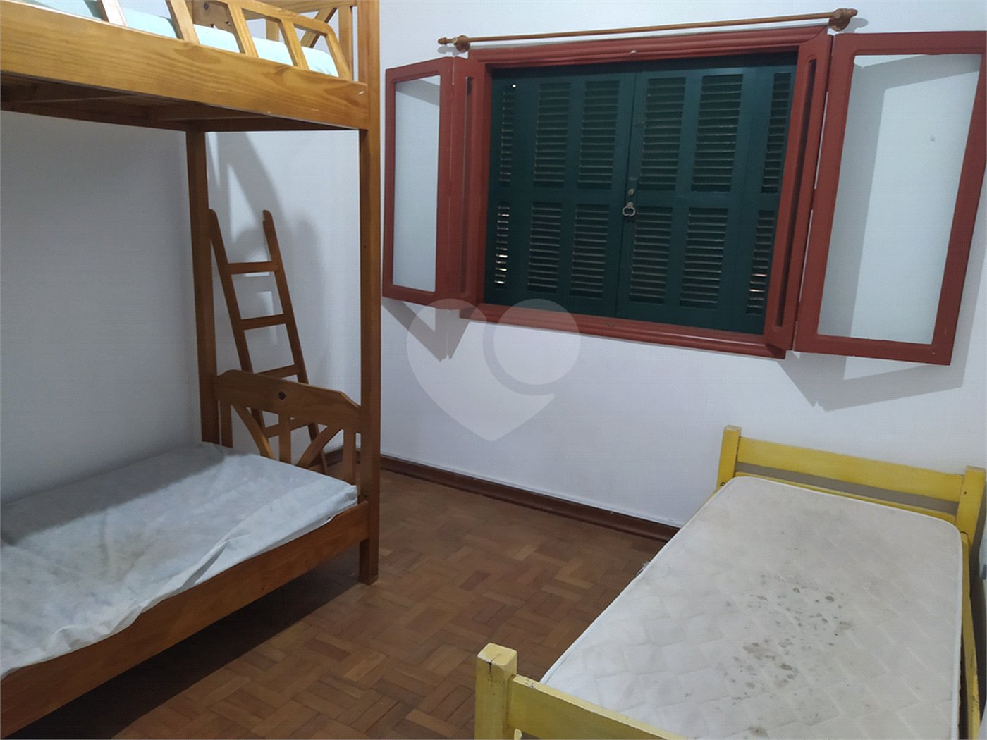 Chácara à venda com 5 quartos, sendo 1 suíte, no Centro (mailasqui), São Roque, SP