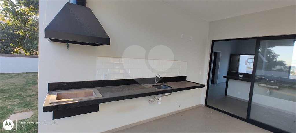 Casa à venda com 3 suítes no condomínio Reserva Ybyra, Atibaia - SP
