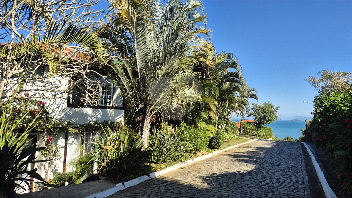 Casa em condomínio à venda com 4 quartos, sendo 3 suítes,  em Geribá, Armação dos Búzios, RJ
