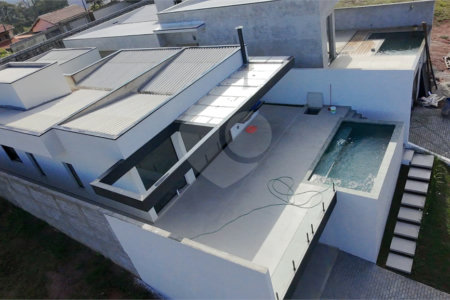 Casa à venda com 3 suítes no condomínio Greenfield, Atibaia - SP
