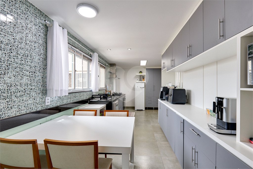 Apartamento à venda com 4 suítes em Jardim Marajoara, São Paulo, SP