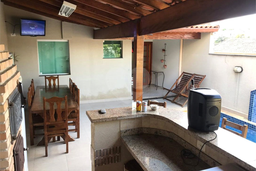 Sobrado à venda com 3 quartos em Tremembé, São Paulo, SP