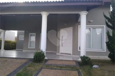 Casa à venda com 3 quartos, sendo 1 suíte, no condomínio Palmeiras Imperiais, Salto - SP