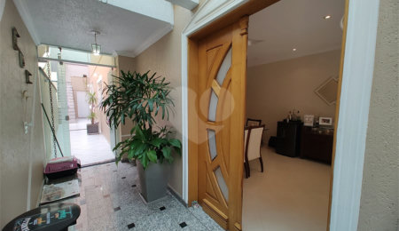 Sobrado à venda com 3 quartos, sendo 1 suíte,  em Jardim Pinheiros, São Paulo, SP