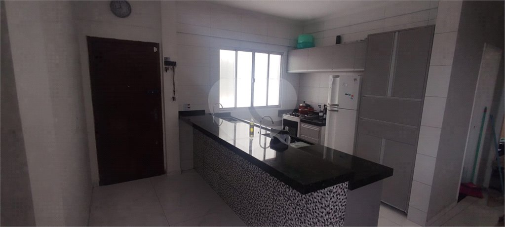 Apartamento à venda com 2 quartos em Maracanã, Praia Grande, SP