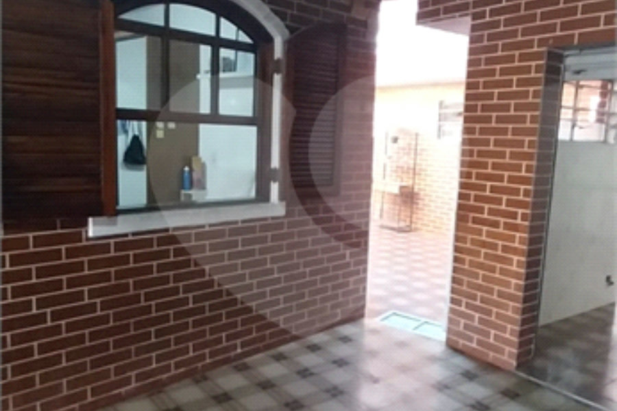 Casa à venda com 3 quartos, sendo 1 suíte, em Vila Scarpelli, Santo André, SP
